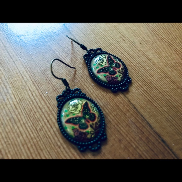 Butterfly rose bronze brown earrings - Picture 3 of 5